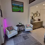 Palms Luxury